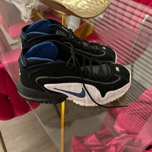 Nike Kids Black and White Sneakers with Blue Accents